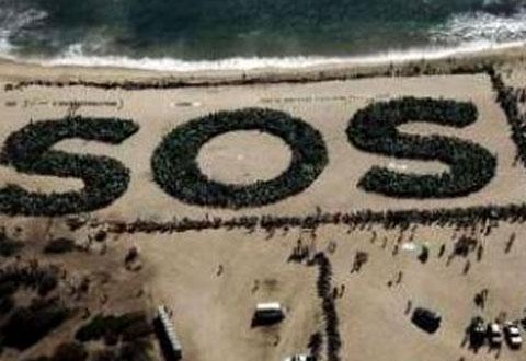 Facebook y Twitter llaman: 9.000 personas responden