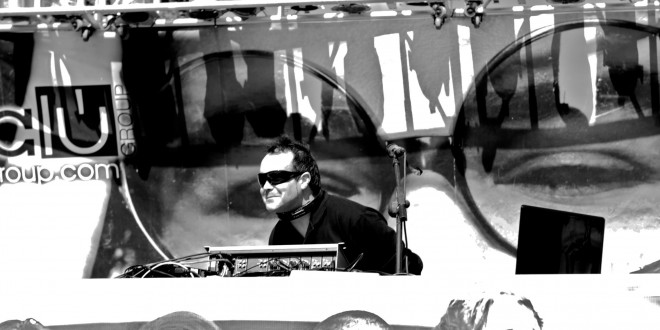 El carismatico DJ Santy Mataix en los Carnavales de Pego 2011